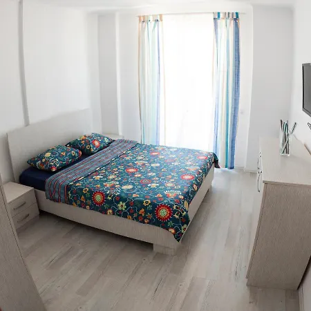 Vero 2 Mamaia
